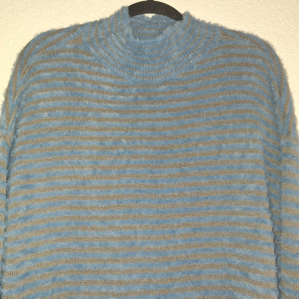 Chicos Zenergy Mock Neck Fuzzy Stripe Blue Gray Sweater. Size 3/ XL - Picture 3 of 9